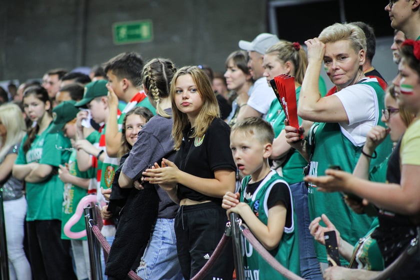 Kibice na meczu Śląsk - Legia w Hali Stulecia