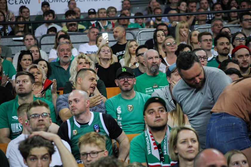 Kibice na meczu Śląsk - Legia w Hali Stulecia