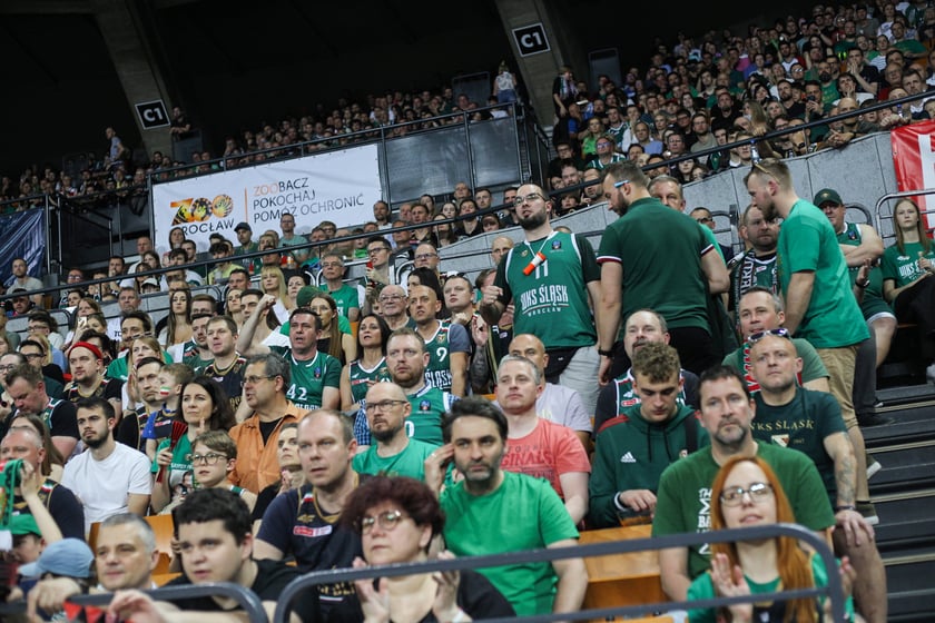 Kibice na meczu Śląsk - Legia w Hali Stulecia