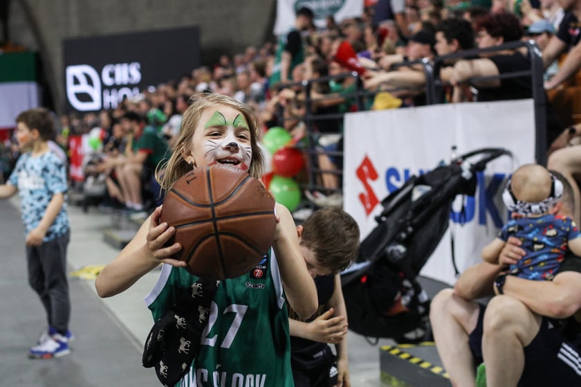 Kibice na meczu Śląsk - Legia w Hali Stulecia