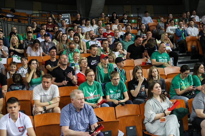 Kibice na meczu Śląsk - Legia w Hali Stulecia