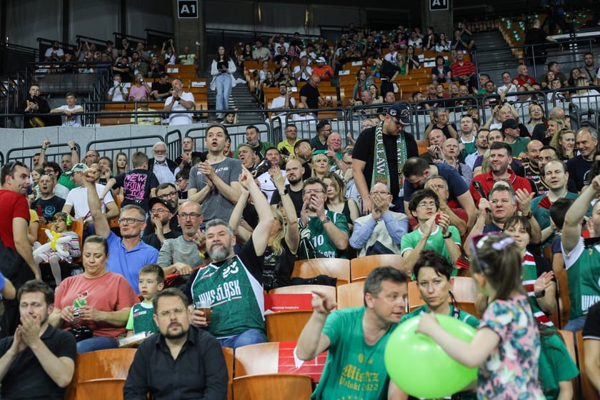 Kibice na meczu Śląsk - Legia w Hali Stulecia