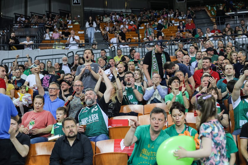 Kibice na meczu Śląsk - Legia w Hali Stulecia