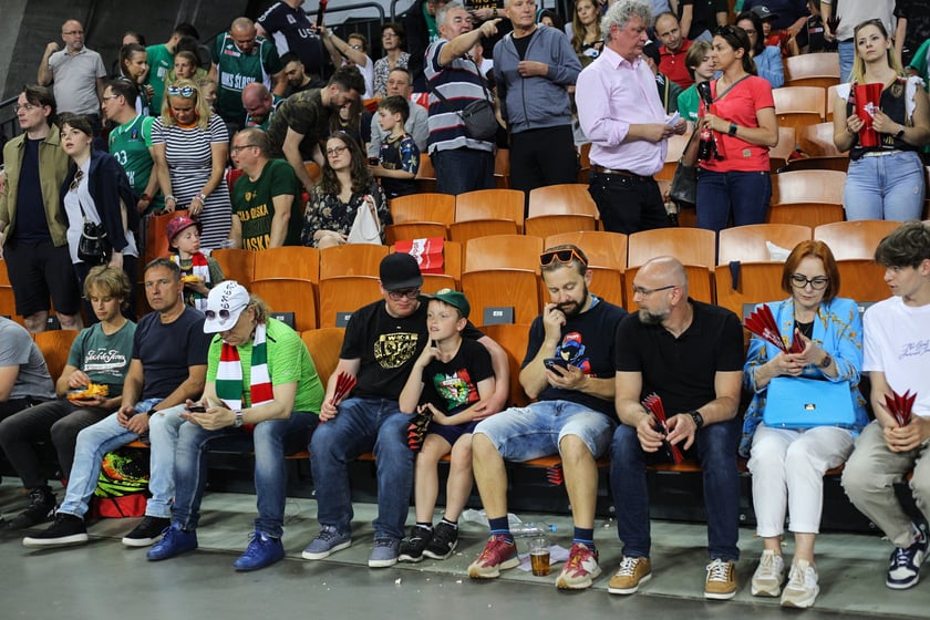 Kibice na meczu Śląsk - Legia w Hali Stulecia