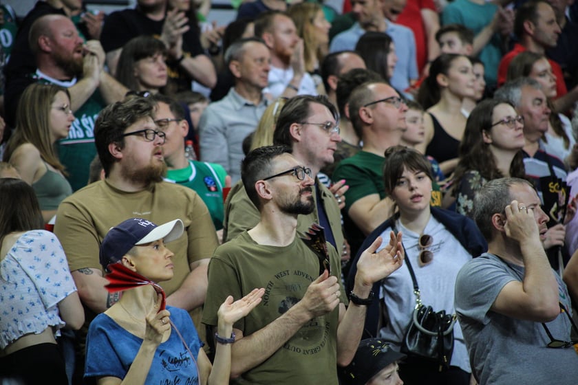 Kibice na meczu Śląsk - Legia w Hali Stulecia