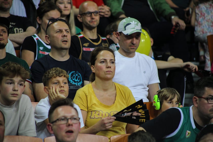 Kibice na meczu Śląsk - Legia w Hali Stulecia