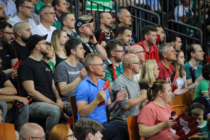 Kibice na meczu Śląsk - Legia w Hali Stulecia