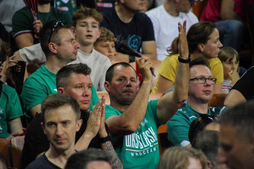 Kibice na meczu Śląsk - Legia w Hali Stulecia