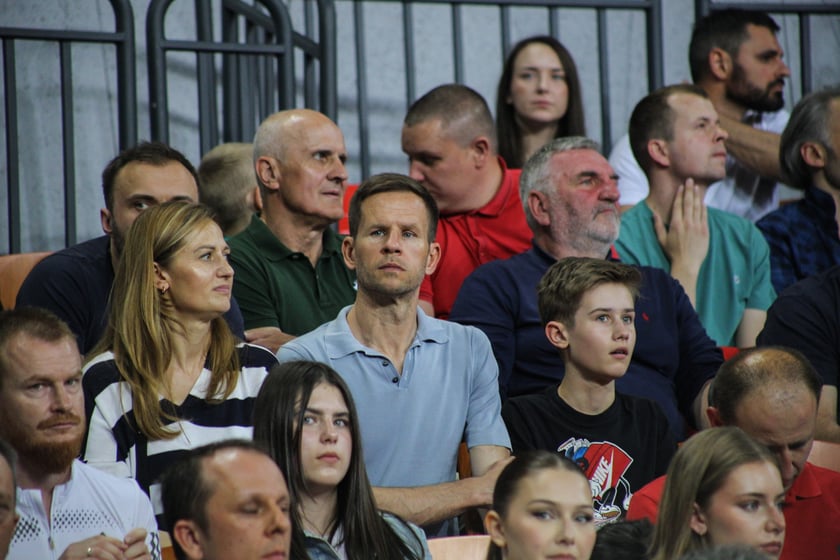 Kibice na meczu Śląsk - Legia w Hali Stulecia