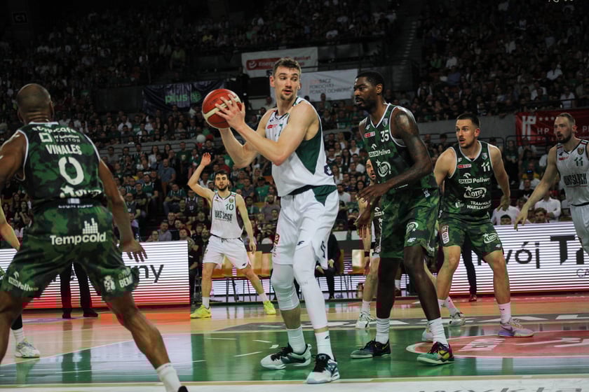 Kibice na meczu Śląsk - Legia w Hali Stulecia