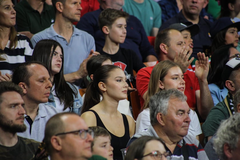 Kibice na meczu Śląsk - Legia w Hali Stulecia