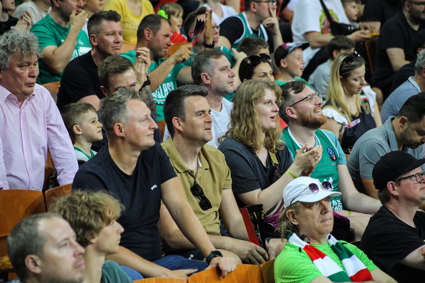 Kibice na meczu Śląsk - Legia w Hali Stulecia