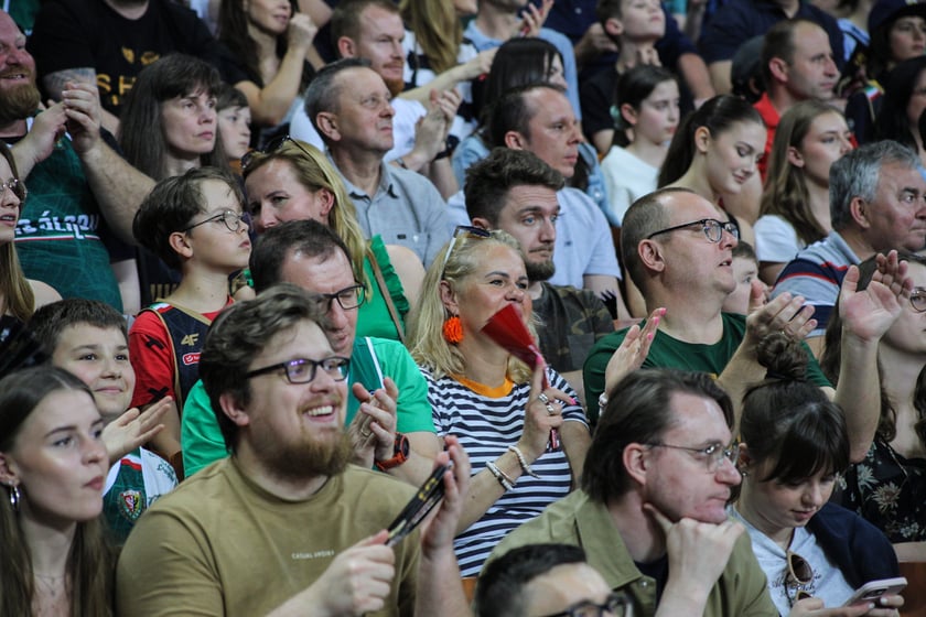 Kibice na meczu Śląsk - Legia w Hali Stulecia
