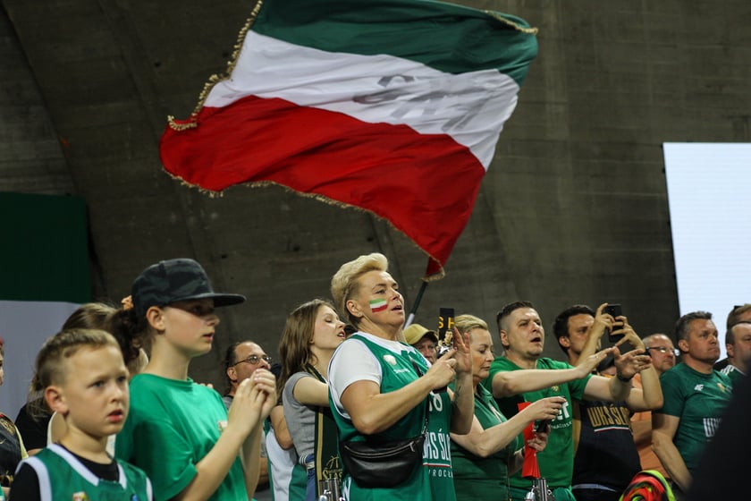 Kibice na meczu Śląsk - Legia w Hali Stulecia