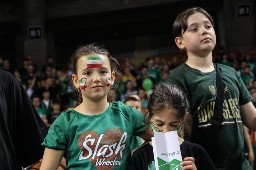 Kibice na meczu Śląsk - Legia w Hali Stulecia