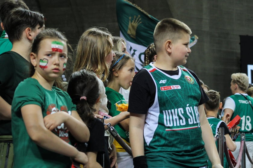 Kibice na meczu Śląsk - Legia w Hali Stulecia