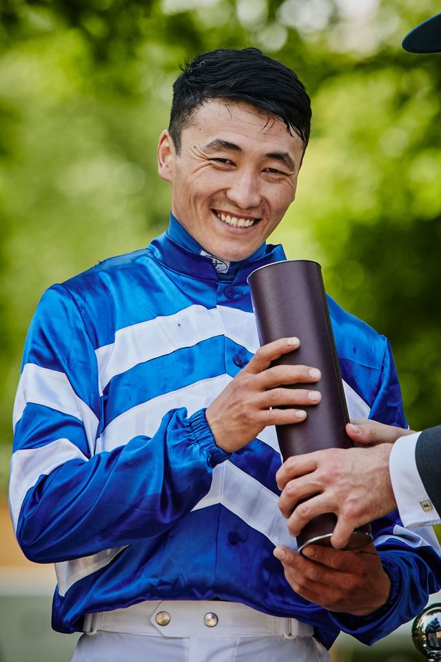 Jeźdźcy i uczestnicy zawodów na Partynicach