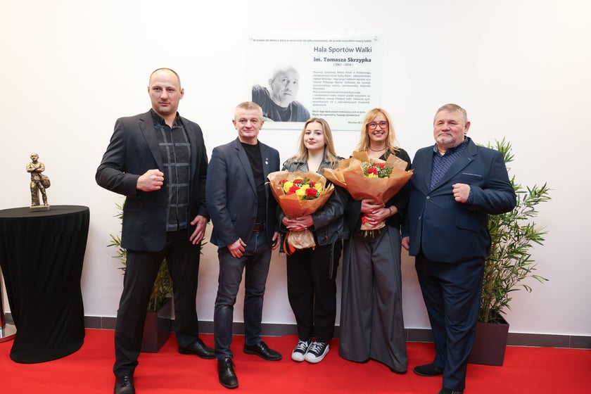 Uroczystość nadania imienia Tomasza Skrzypka hali sportów walki przy ul. Racławickiej