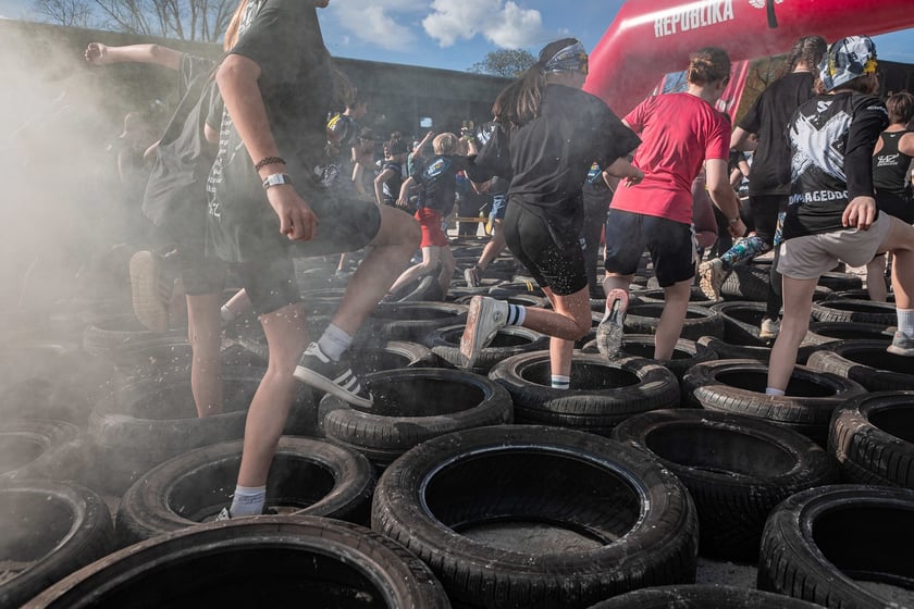 Na zdjęciu Runmageddon Wrocław Partynice 2024 &ndash; uczestnicy