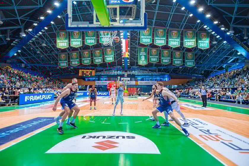 Kibice na meczu Śląska Wrocław z drużyną Arriva Polski Cukier Toruń w Orbicie