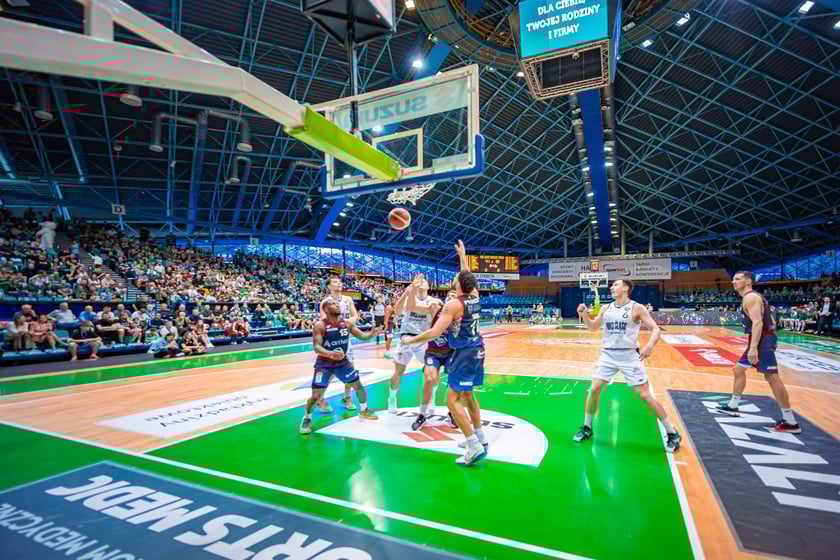 Kibice na meczu Śląska Wrocław z drużyną Arriva Polski Cukier Toruń w Orbicie