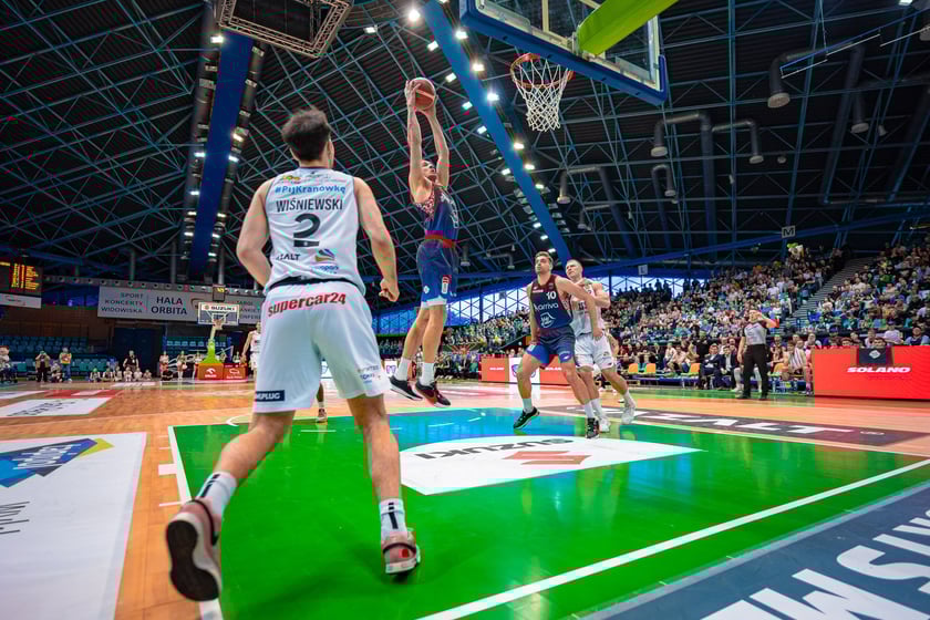 Kibice na meczu Śląska Wrocław z drużyną Arriva Polski Cukier Toruń w Orbicie