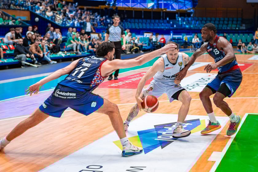 Kibice na meczu Śląska Wrocław z drużyną Arriva Polski Cukier Toruń w Orbicie