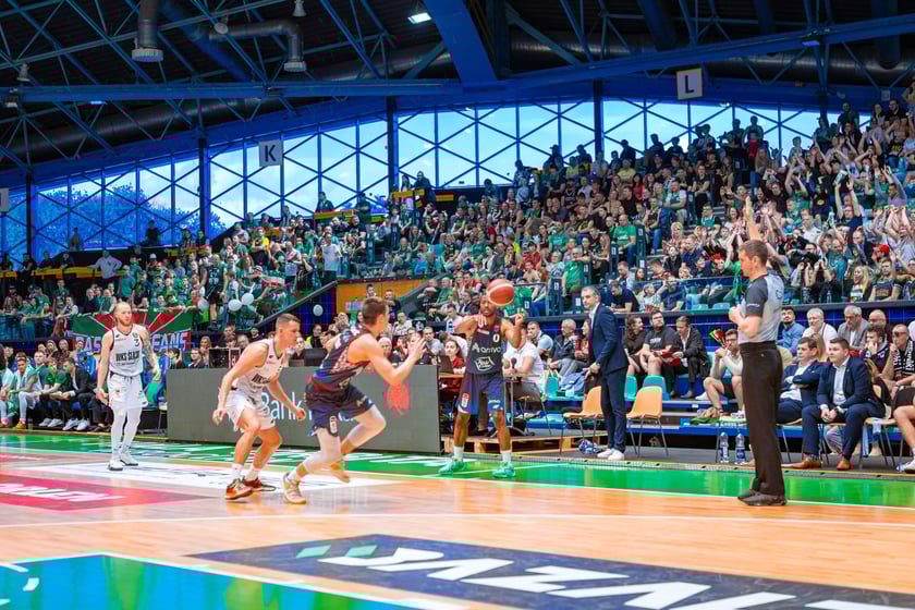 Kibice na meczu Śląska Wrocław z drużyną Arriva Polski Cukier Toruń w Orbicie