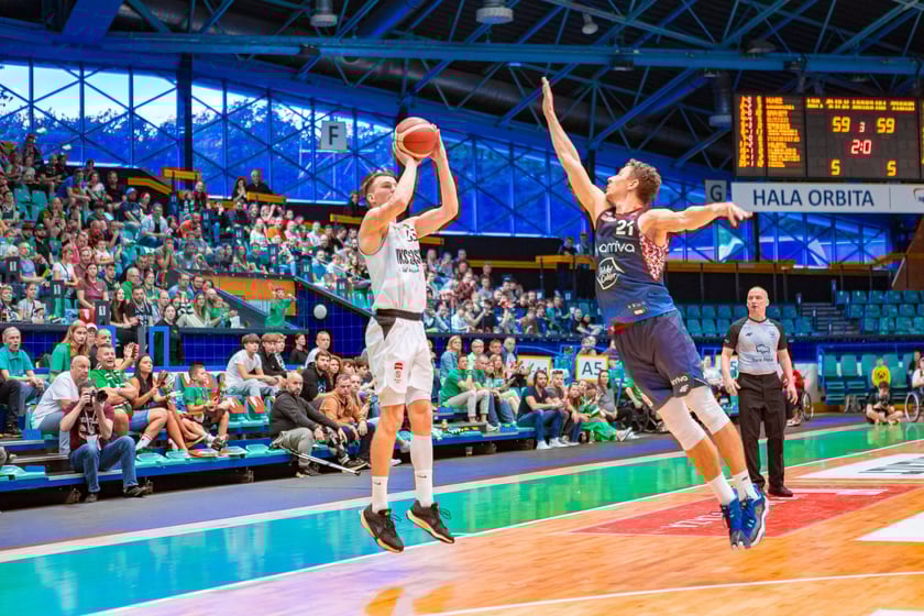 Kibice na meczu Śląska Wrocław z drużyną Arriva Polski Cukier Toruń w Orbicie