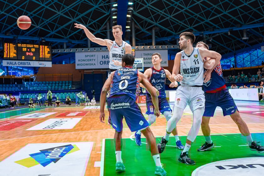 Kibice na meczu Śląska Wrocław z drużyną Arriva Polski Cukier Toruń w Orbicie