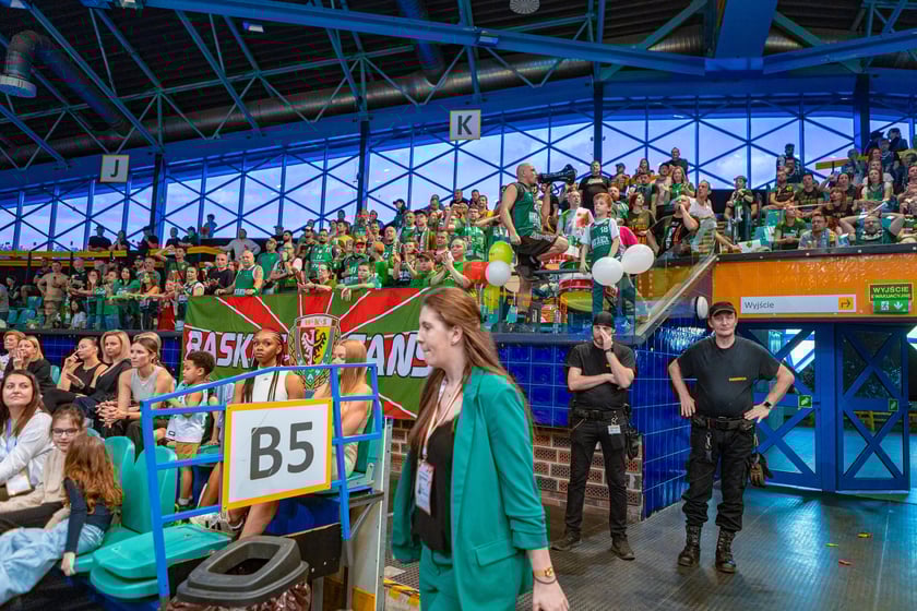 Kibice na meczu Śląska Wrocław z drużyną Arriva Polski Cukier Toruń w Orbicie