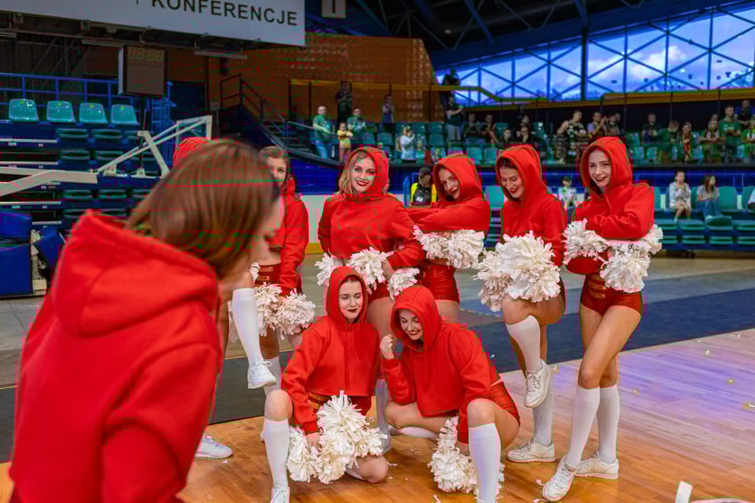 Kibice na meczu Śląska Wrocław z drużyną Arriva Polski Cukier Toruń w Orbicie