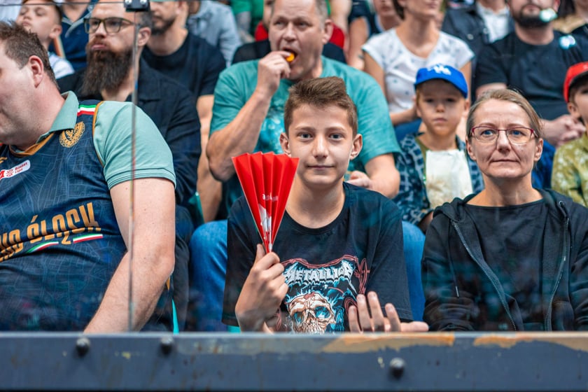 Kibice na meczu Śląska Wrocław z drużyną Arriva Polski Cukier Toruń w Orbicie