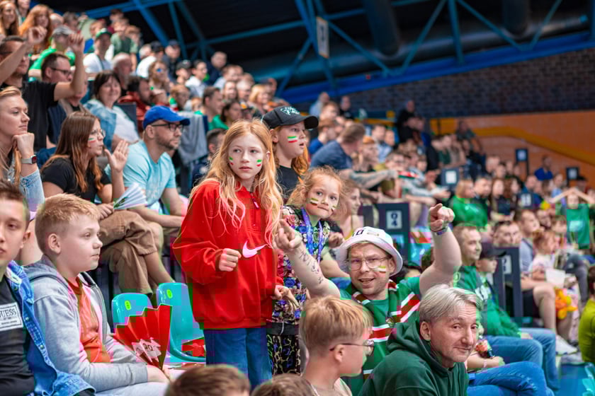 Kibice na meczu Śląska Wrocław z drużyną Arriva Polski Cukier Toruń w Orbicie