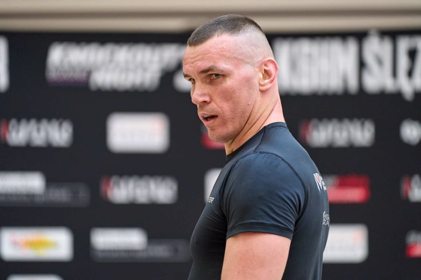Trening pokazowy w Pasażu Grunwaldzkim przed galą Knockout Boxing Night 34 we Wrocławiu