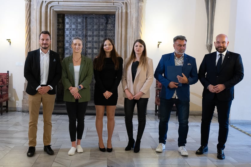 wręczenie nagród sportowcom i trenerom w Starym Ratuszu
