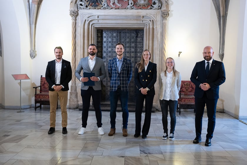 wręczenie nagród sportowcom i trenerom w Starym Ratuszu