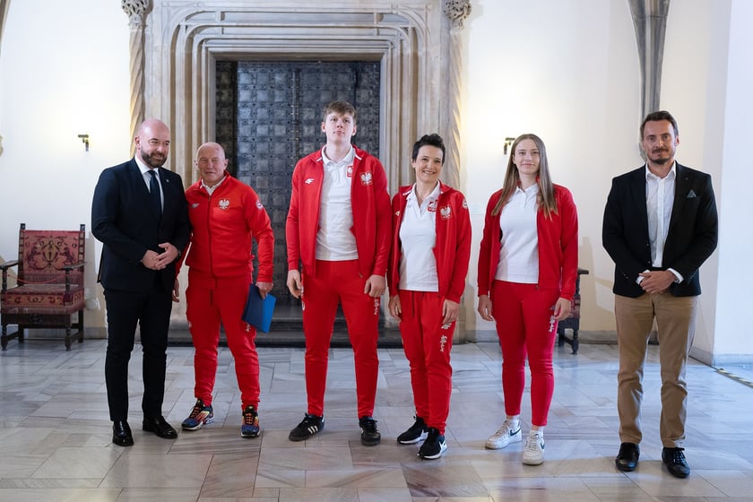 wręczenie nagród sportowcom i trenerom w Starym Ratuszu