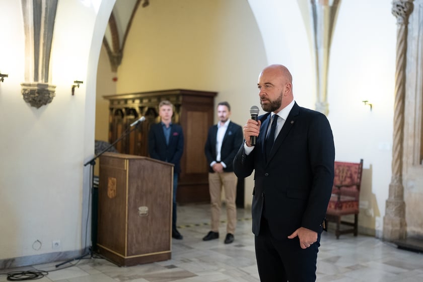 wręczenie nagród sportowcom i trenerom w Starym Ratuszu