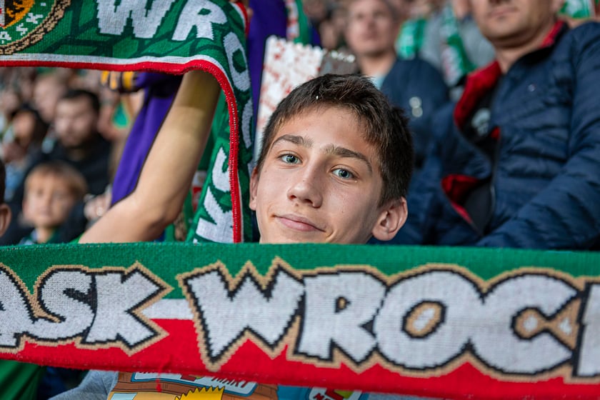 Kibice na meczu Śląska Wrocław z Cracovią na Tarczyński Arenie