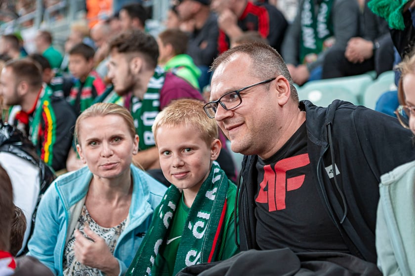 Kibice na meczu Śląska Wrocław z Cracovią na Tarczyński Arenie