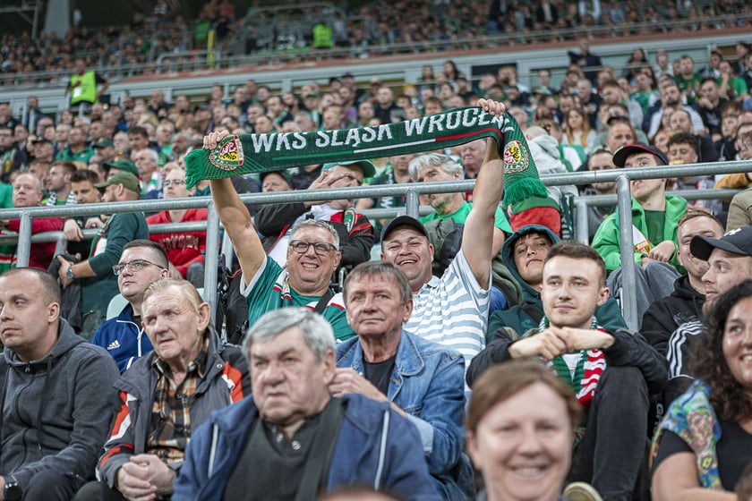Kibice na meczu Śląska Wrocław z Cracovią na Tarczyński Arenie