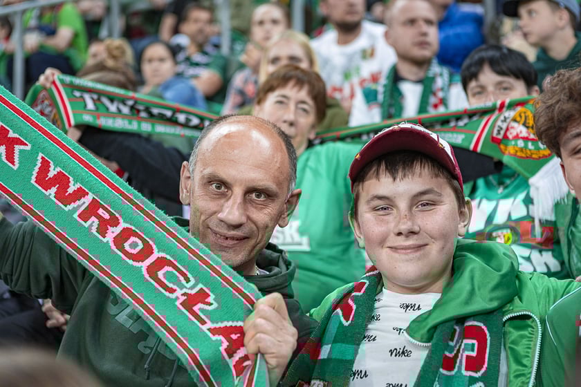 Kibice na meczu Śląska Wrocław z Cracovią na Tarczyński Arenie