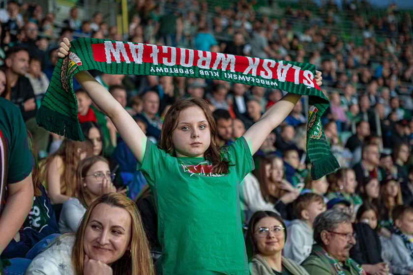 Kibice na meczu Śląska Wrocław z Cracovią na Tarczyński Arenie
