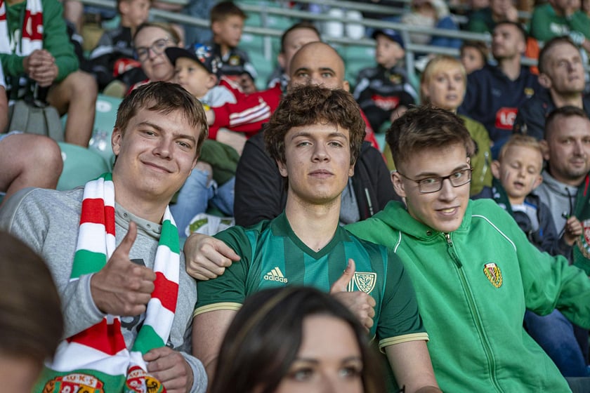 Kibice na meczu Śląska Wrocław z Cracovią na Tarczyński Arenie