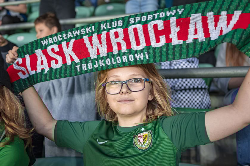Kibice na meczu Śląska Wrocław z Cracovią na Tarczyński Arenie