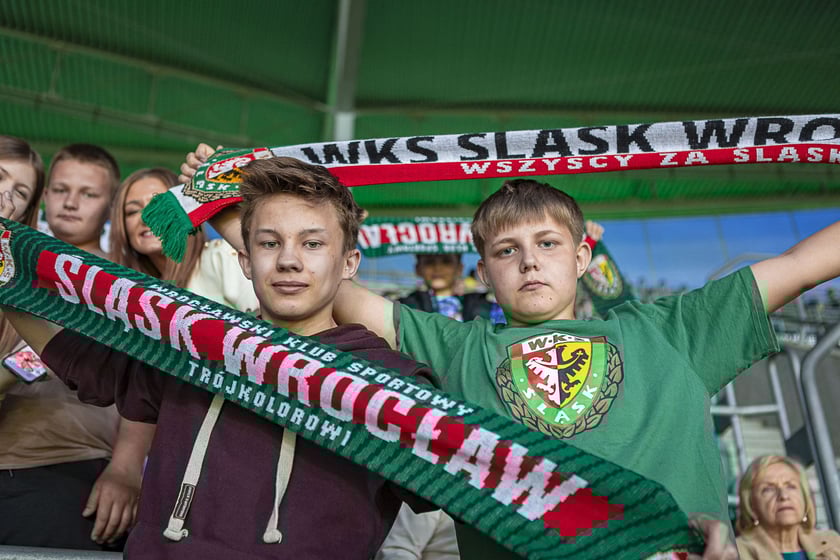 Kibice na meczu Śląska Wrocław z Cracovią na Tarczyński Arenie