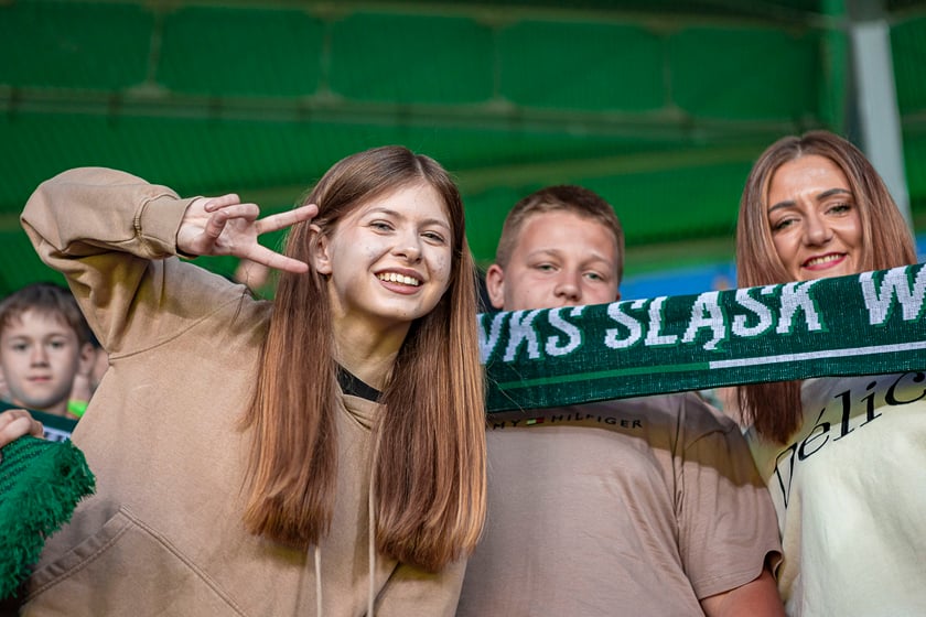Kibice na meczu Śląska Wrocław z Cracovią na Tarczyński Arenie