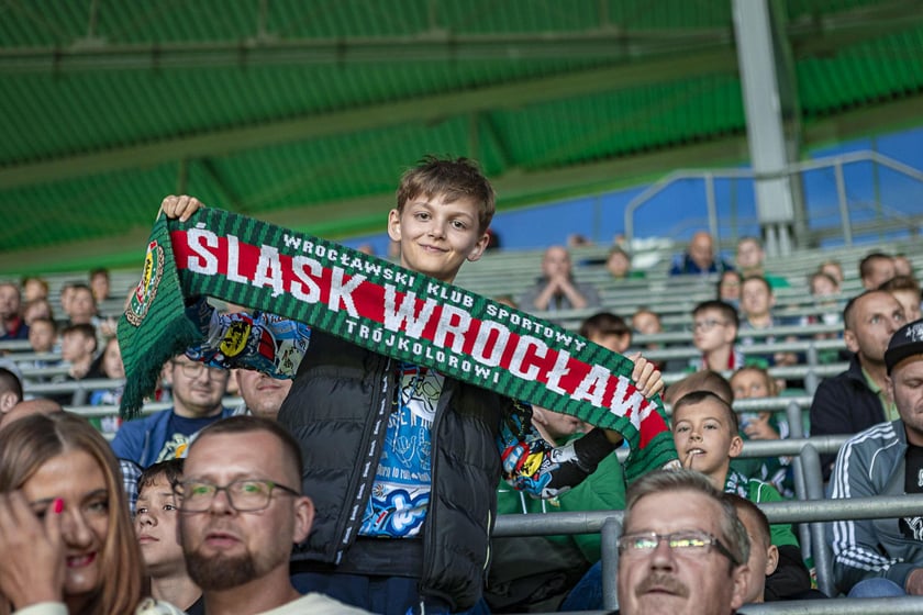 Kibice na meczu Śląska Wrocław z Cracovią na Tarczyński Arenie