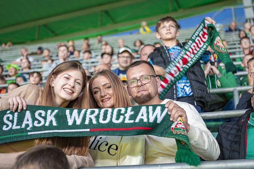 Kibice na meczu Śląska Wrocław z Cracovią na Tarczyński Arenie